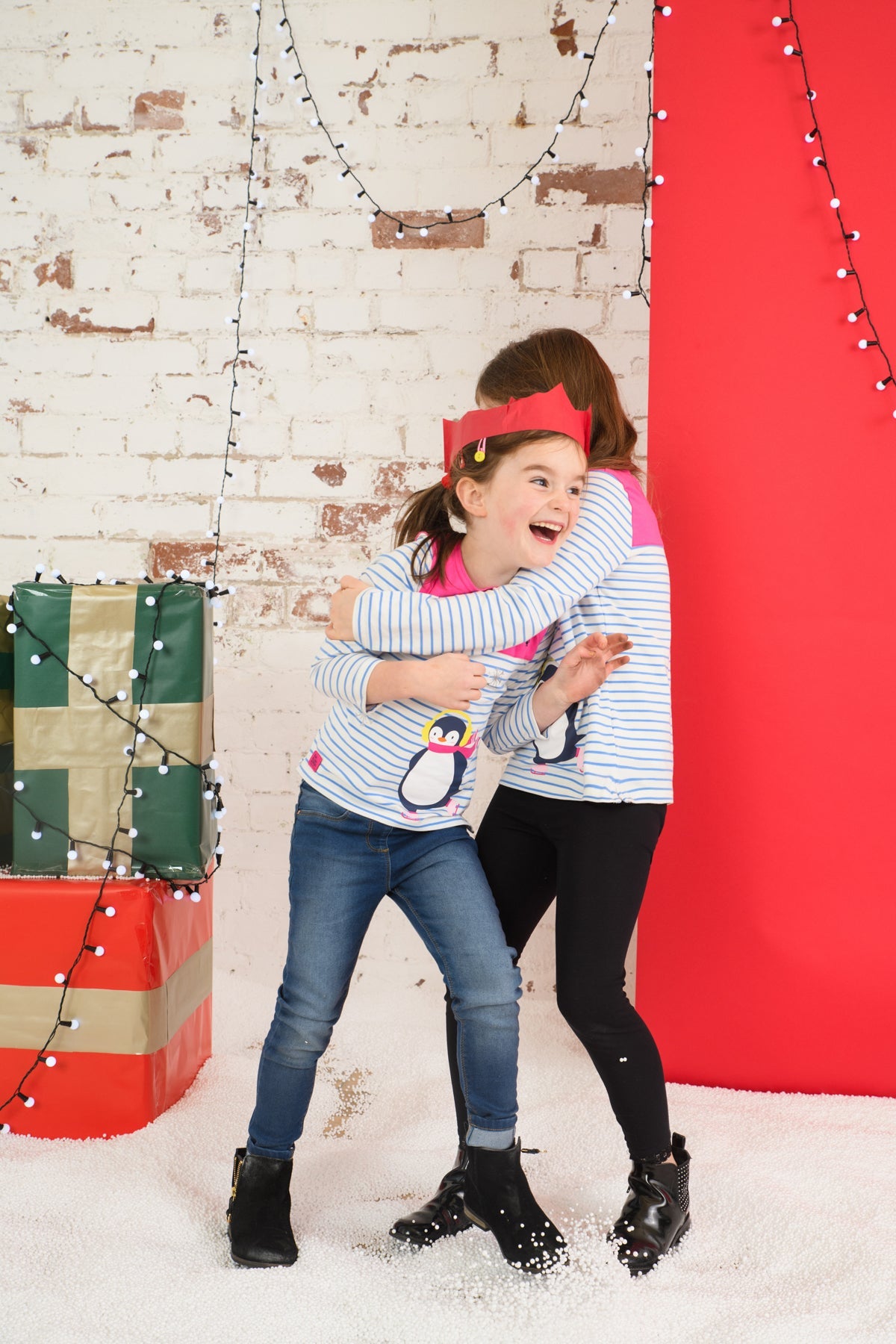 Causeway Top - Christmas Penguin - Lighthouse