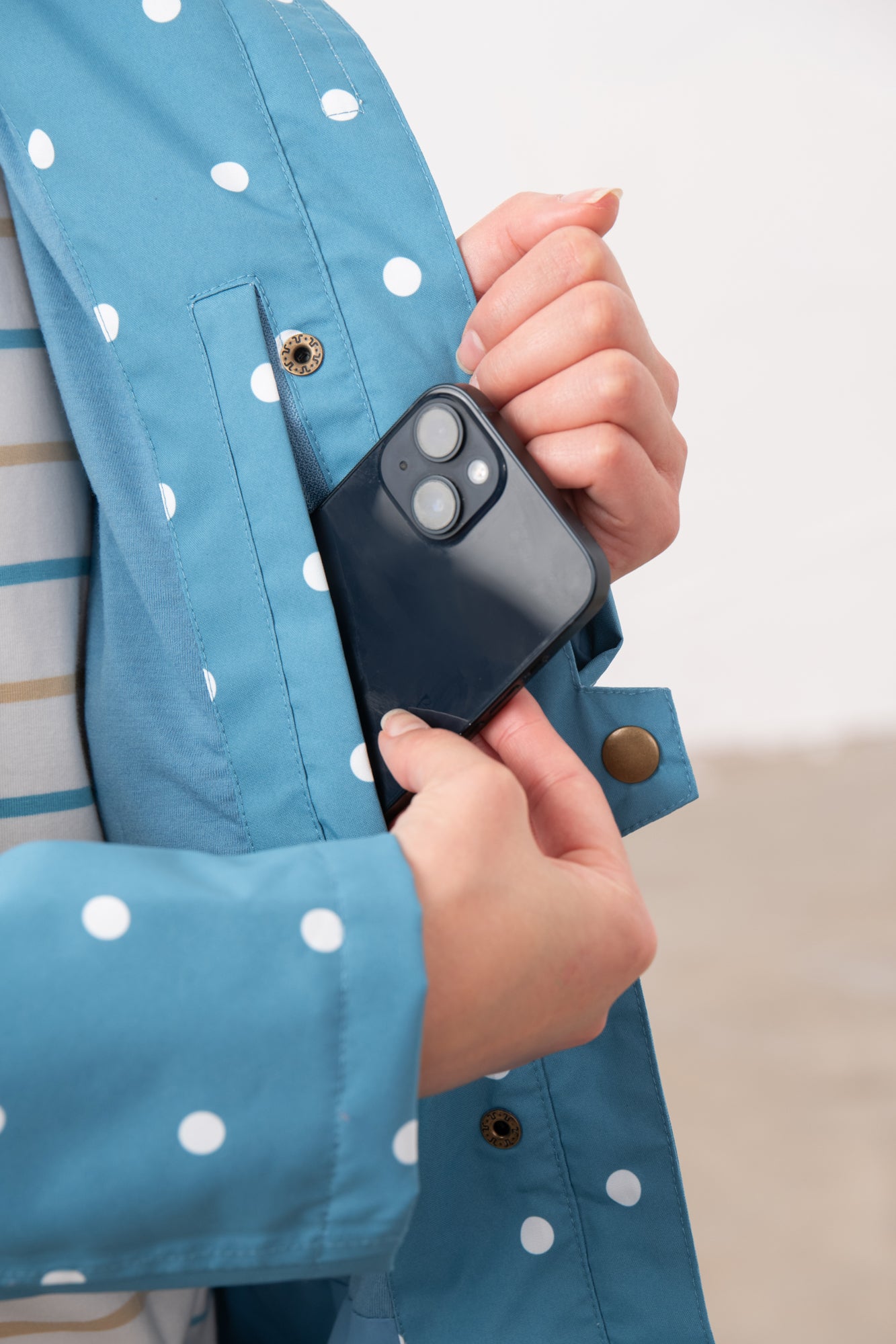 Long Beachcomber Jacket - Blue Dot