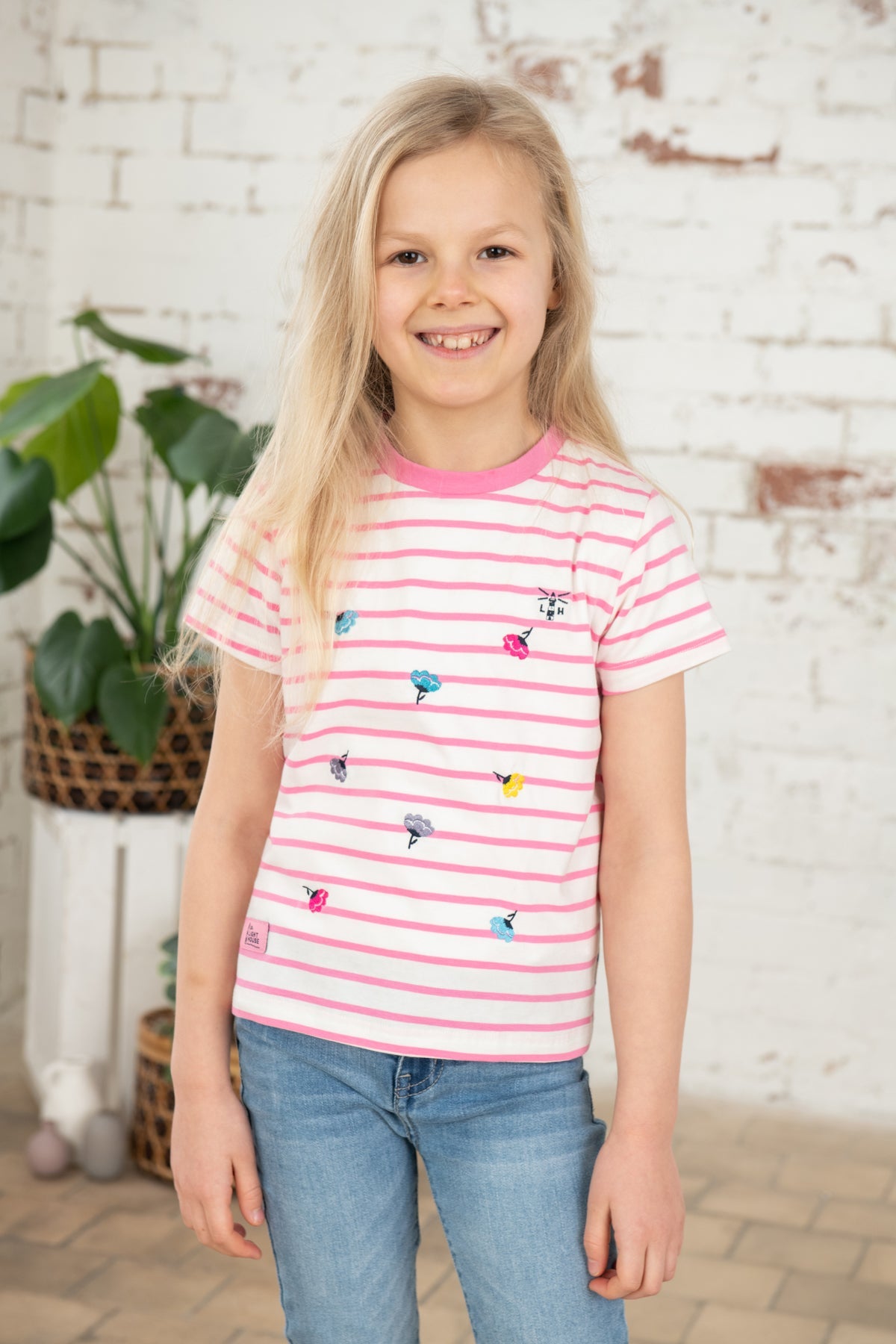 Causeway girls' t-shirt Sweet Pea Flower