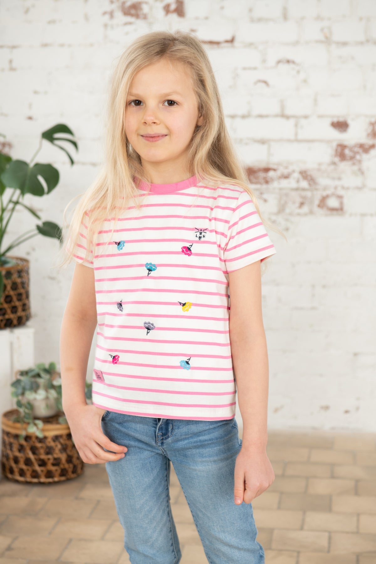 Causeway girls' t-shirt Sweet Pea Flower