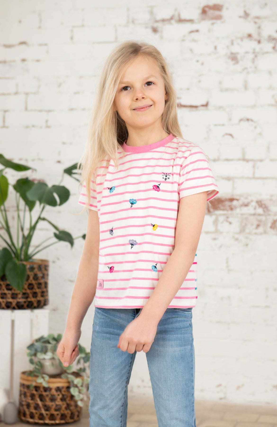 Causeway girls' t-shirt Sweet Pea Flower