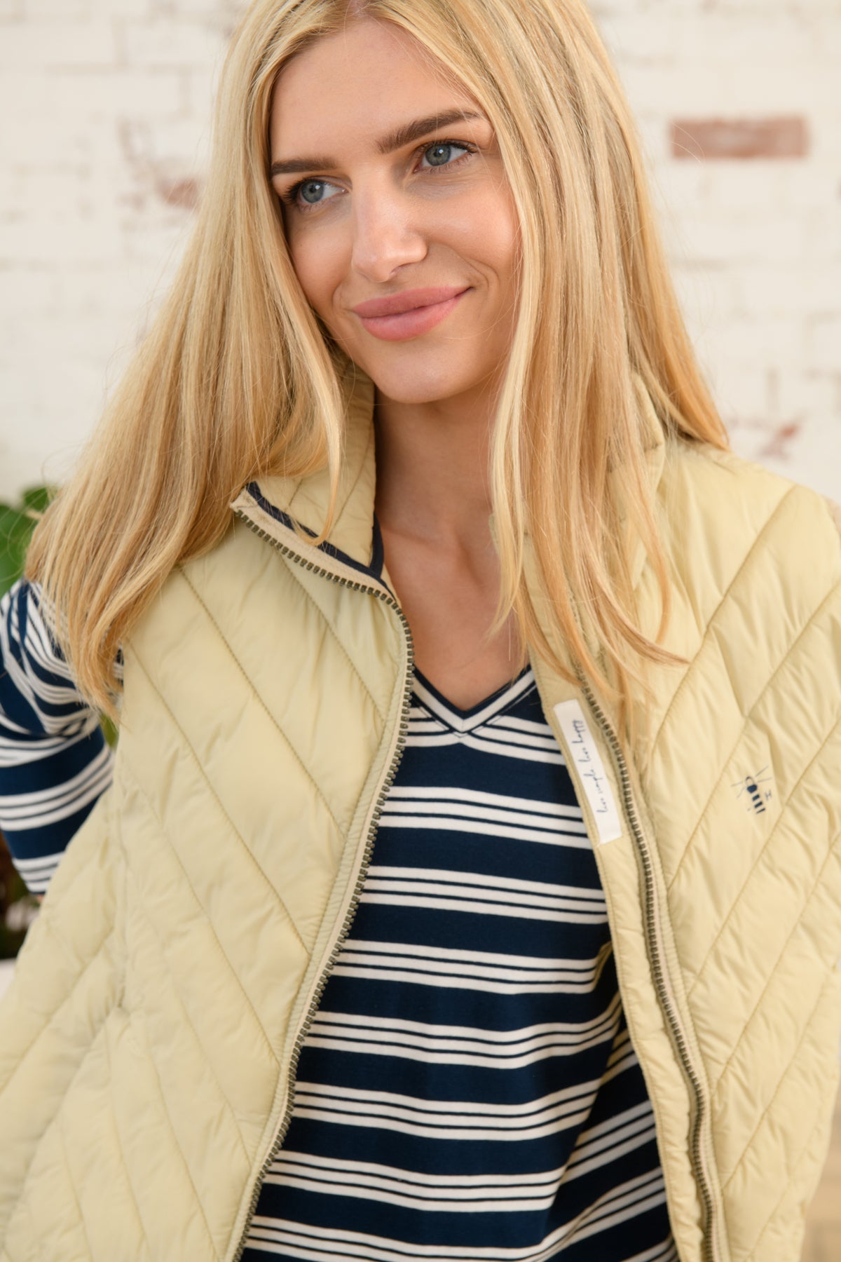 Laurel Gilet - Almond