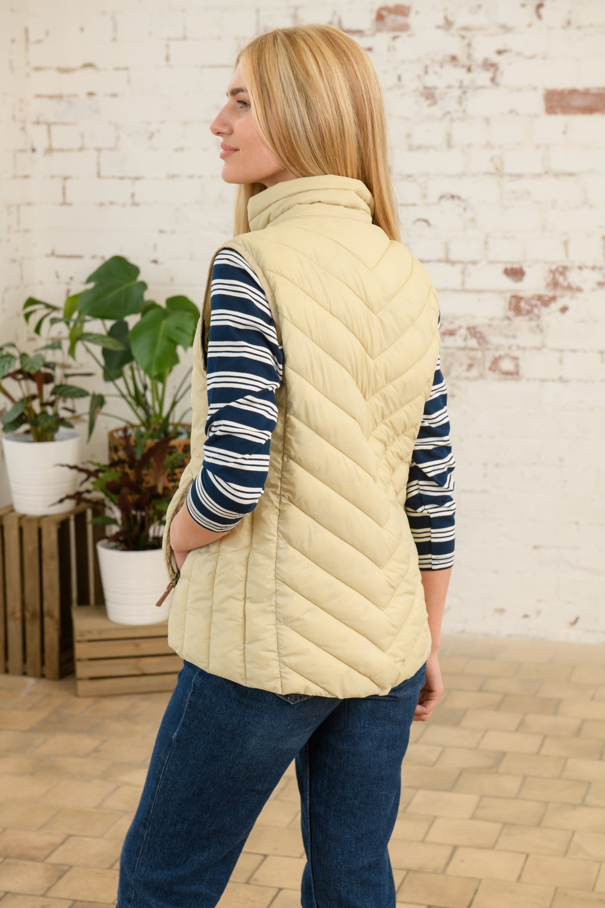 Laurel Gilet - Almond