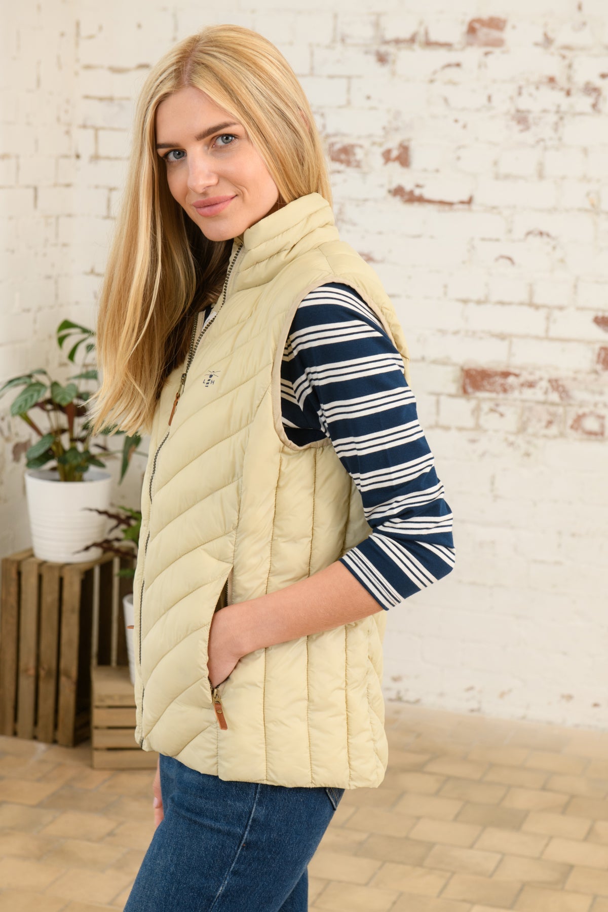 Laurel Gilet - Almond