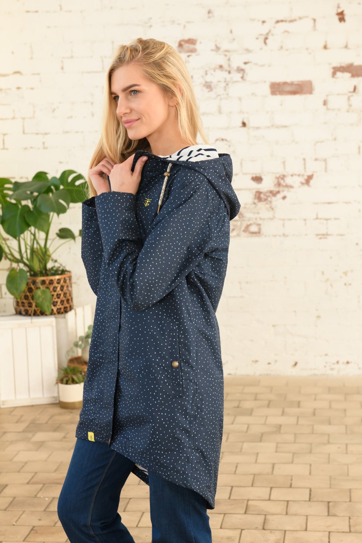 Beachcomber Long Jacket. Lightweight Waterproof Jacket Lighthouse